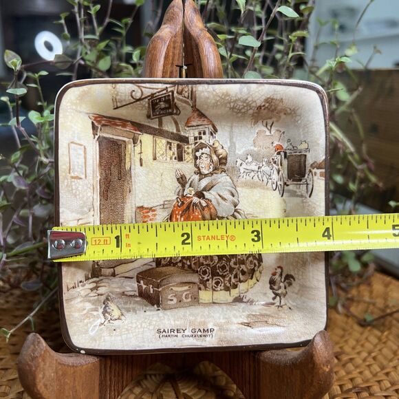 Vintage Dicken's Martin Chuzzlewit Sairey Gamp,  art pottery pin tray small dish - Picture 4 of 4